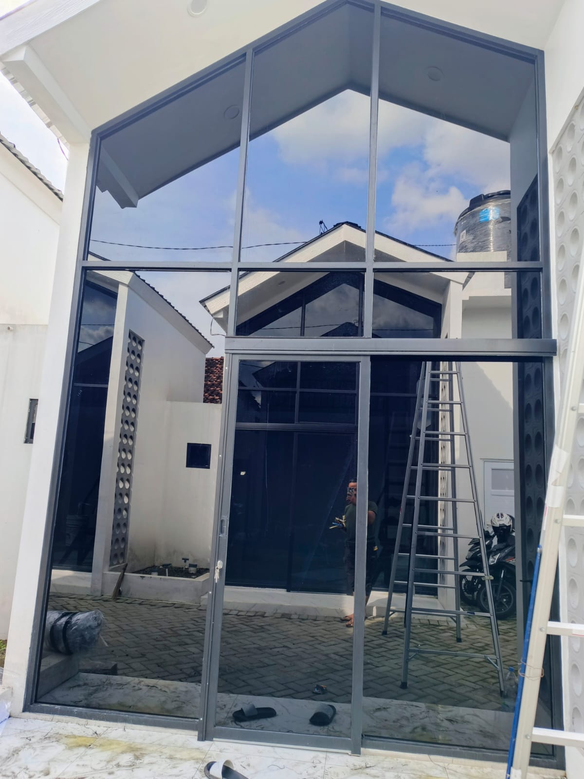 Kaca Film Black - Privasi Maksimal & Penolak Panas - KACA FILM product